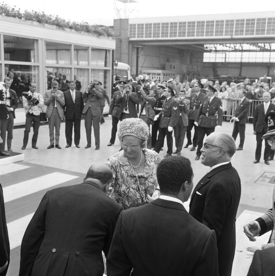 Bezoek President Bourguiba van Tunesie aankomst Schiphol, Bestanddeelnr 919-3237