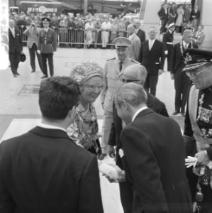 Bezoek President Bourguiba van Tunesie aankomst Schiphol, Bestanddeelnr 919-3238