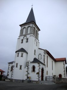 Beyrie-sur-Joyeuse (Pyr-Atl, Fr) L'église,facade et tour