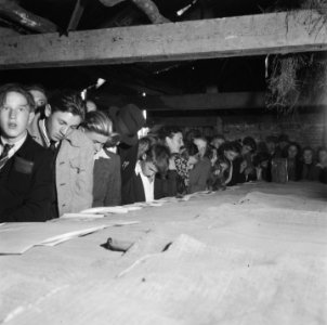 Bezoekers op de boerderij, Bestanddeelnr 900-6515