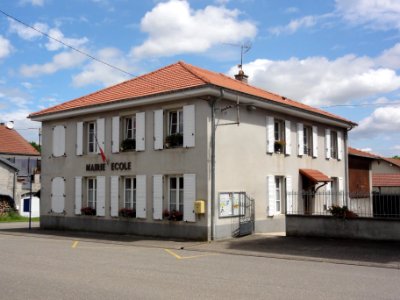 Bezange-la-Grande (M-et-M) mairie - école