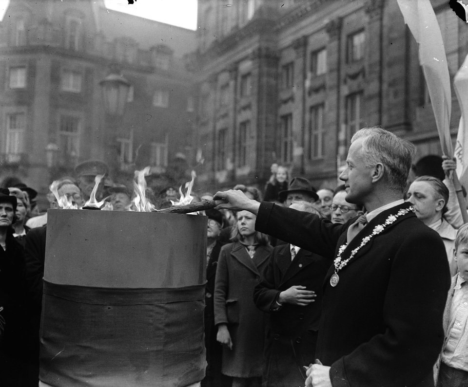 Bevrijdingsvuur burgemeester Amsterdam, Bestanddeelnr 902-1482