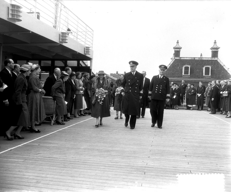 Bezoek Zweedse Koningspaar Amsterdam, eerste dag, bezoek Ms. Oranje bij de Neder, Bestanddeelnr 907-0977