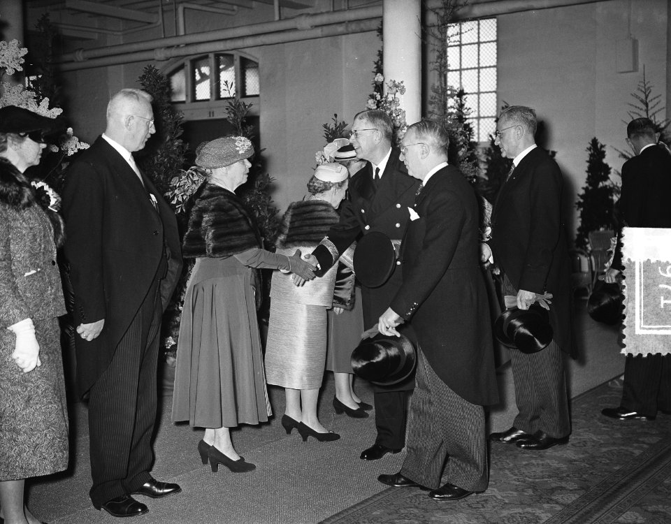 Bezoek Zweedse Koningspaar Amsterdam, eerste dag, bezoek Ms. Oranje bij de Neder, Bestanddeelnr 907-0971