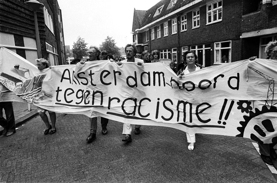 Bewoners van Amsterdam-noord demonstreren tegen racisme daar, Bestanddeelnr 932-1850