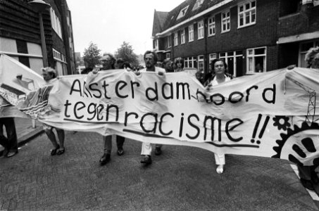 Bewoners van Amsterdam-noord demonstreren tegen racisme daar, Bestanddeelnr 932-1850