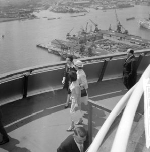 Bezoek van President Schärf aan Rotterdam President Schärf en Prinses Irene op , Bestanddeelnr 912-4902