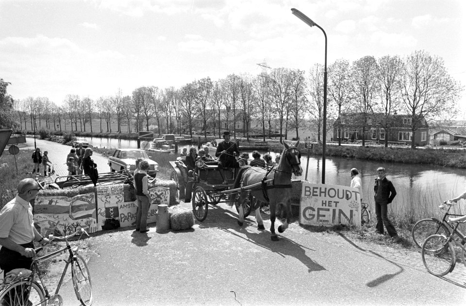 Bewoners langs t Gein bij Amsterdam blokkeren wegen i.v.m. bouwplannen Amsterdam, Bestanddeelnr 928-5796