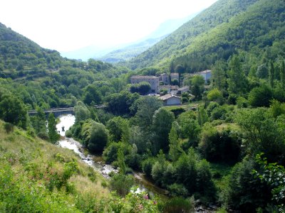 Bez-et-Esparon, l'Arre et le hameau de Lasfons