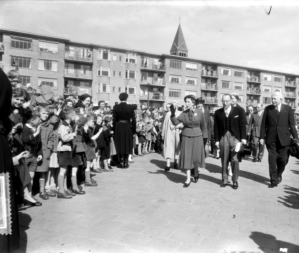 Bezoek Zweedse Koningspaar, derde dag, Koningin Louise Amsterdam, Bestanddeelnr 907-1035