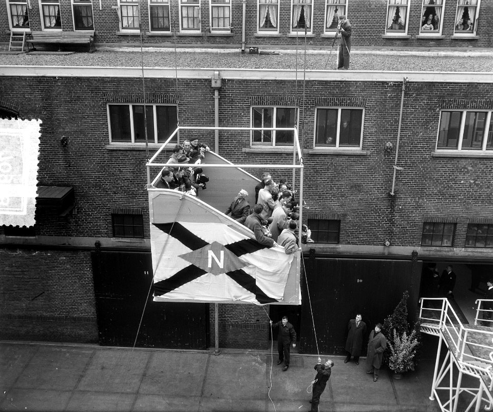 Bezoek Zweedse Koningspaar Amsterdam, eerste dag, bezoek Ms. Oranje bij de Neder, Bestanddeelnr 907-0978