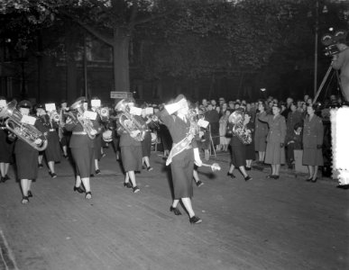 Bezoek Womans Royal Army muziekkorps in Den Haag, Bestanddeelnr 906-0674