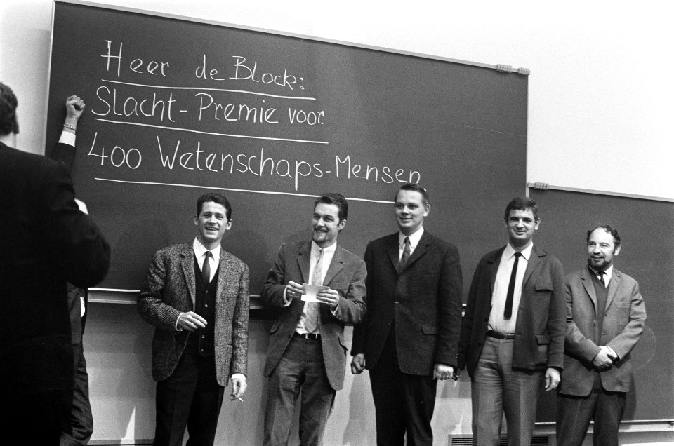 Bezetters van het Reactorcentrum te Petten vergaderen. Nummer 15 Wim Olthoff v, Bestanddeelnr 922-9122