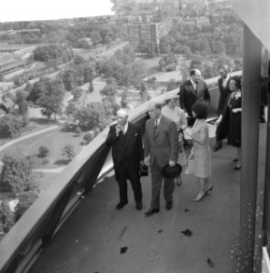 Bezoek van President Schärf aan Rotterdam President Schärf en Prinses Irene op , Bestanddeelnr 912-4904