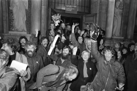 Bezettende kunstenaars beeindigen bezetting Nachtwachtzaal en Rijksmuseum kunst, Bestanddeelnr 932-8196