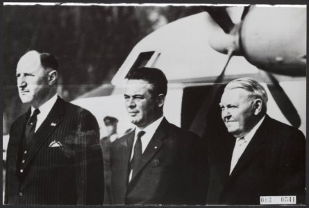 Bezoeken, ministers, minister-presidenten, Erhard L., Luns, J.A.M.H., Marijnen, , Bestanddeelnr 083-0541