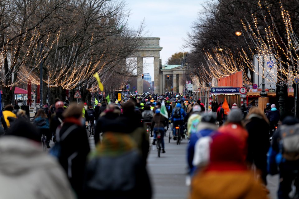 Bicycle demonstration against A49 and A100 in Berlin 2020-11-28 138