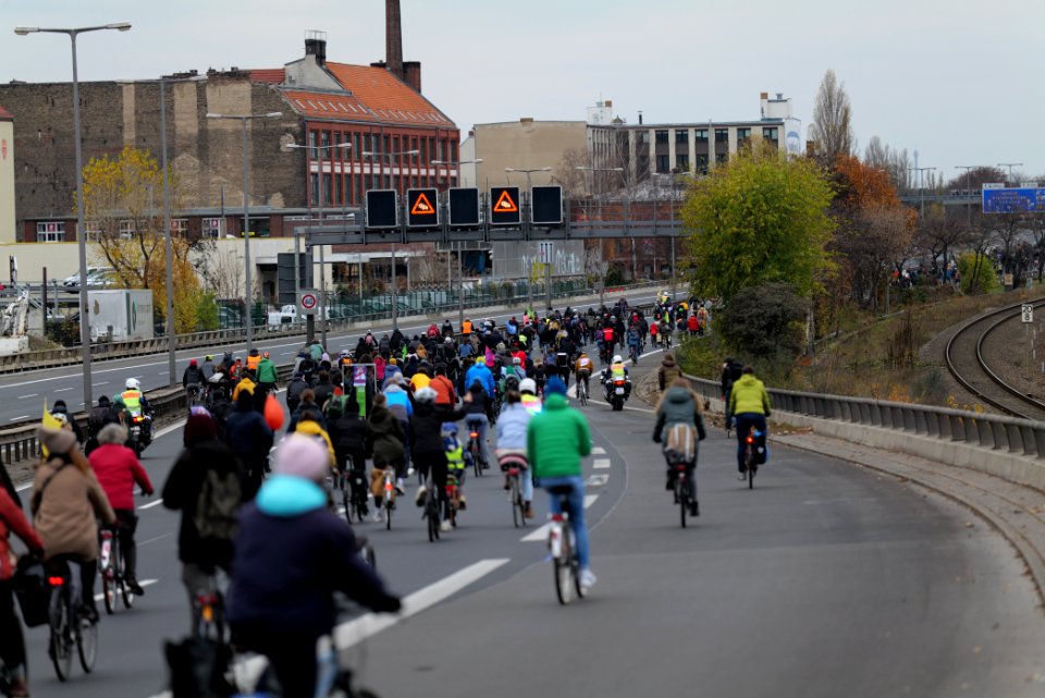 Bicycle demonstration against A49 and A100 in Berlin 2020-11-28 102