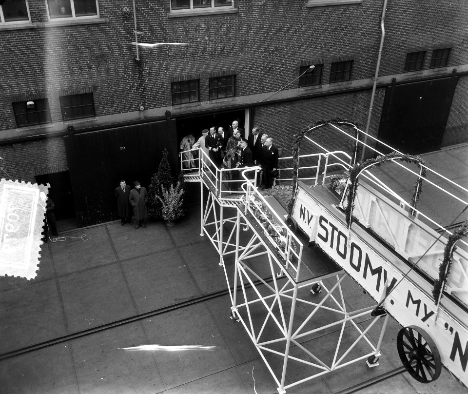 Bezoek Zweedse Koningspaar Amsterdam, eerste dag, bezoek Ms. Oranje bij de Neder, Bestanddeelnr 907-0979