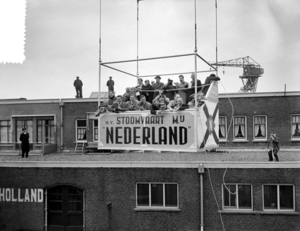 Bezoek Zweedse Koningspaar Amsterdam, eerste dag, bezoek Ms. Oranje bij de Neder, Bestanddeelnr 907-0983