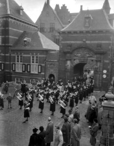 Bezoek Womans Royal Army muziekkorps in Den Haag, Bestanddeelnr 906-0669