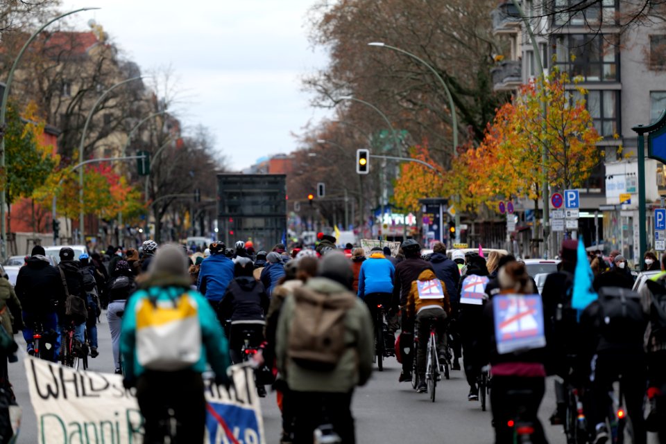 Bicycle demonstration against A49 and A100 in Berlin 2020-11-28 32