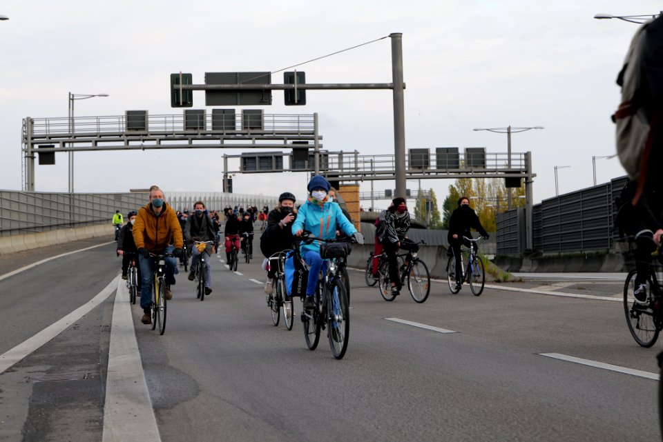 Bicycle demonstration against A49 and A100 in Berlin 2020-11-14 86