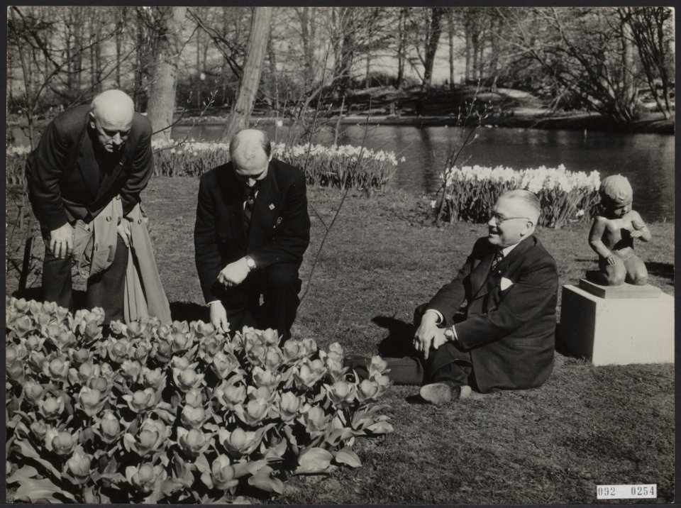 Bezoeken, tuinen, bloemen, politici, Jonkman, Keukenhof De, Bestanddeelnr 092-0254