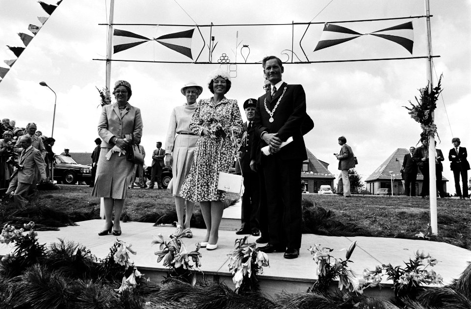 Bezoek op 21 augustus 1980 . Het hoge bezoek wordt hartelijk toegejuicht door de, Bestanddeelnr 930-9773