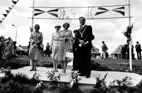 Bezoek op 21 augustus 1980 . Het hoge bezoek wordt hartelijk toegejuicht door de, Bestanddeelnr 930-9773