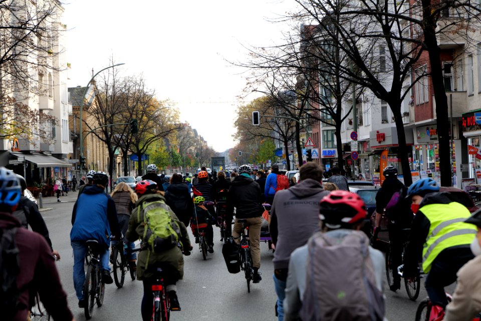 Bicycle demonstration against A49 and A100 in Berlin 2020-11-14 42