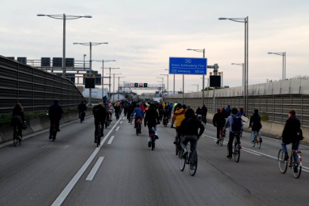 Bicycle demonstration against A49 and A100 in Berlin 2020-11-14 89