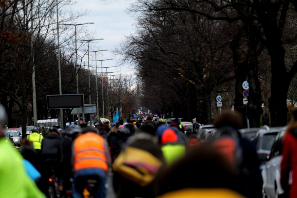 Bicycle demonstration against A49 and A100 in Berlin 2020-11-28 120