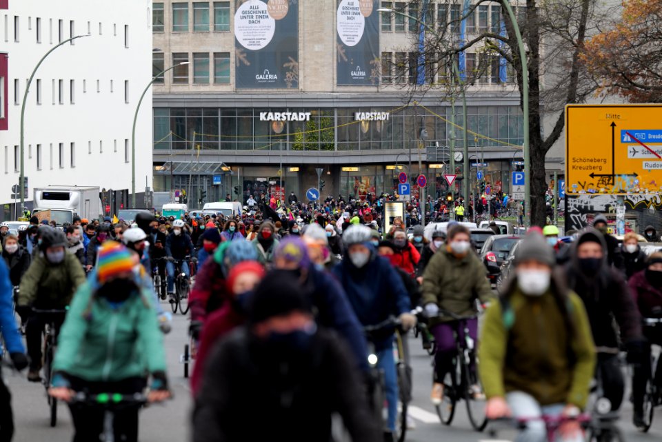 Bicycle demonstration against A49 and A100 in Berlin 2020-11-28 20