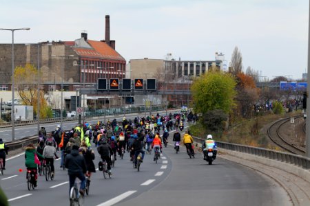 Bicycle demonstration against A49 and A100 in Berlin 2020-11-28 112