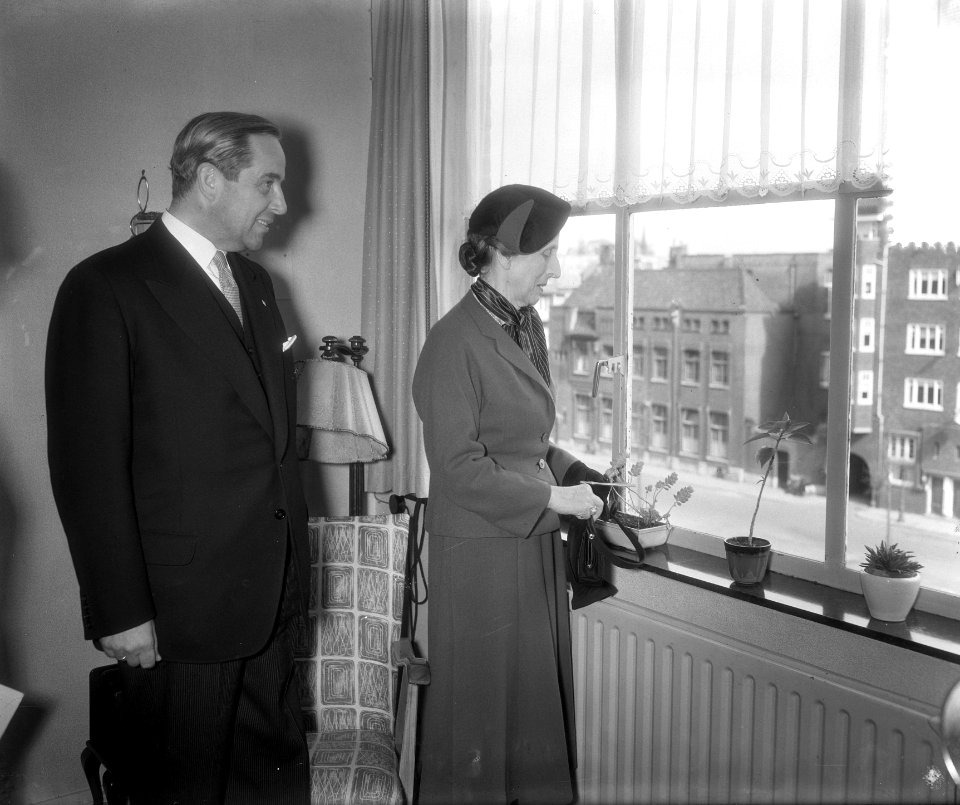 Bezoek Zweedse Koningspaar, derde dag, Koningin Louise Amsterdam, Bestanddeelnr 907-1033