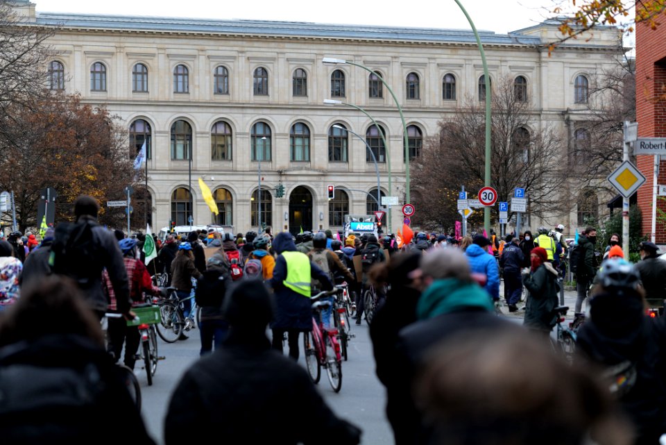 Bicycle demonstration against A49 and A100 in Berlin 2020-11-28 148
