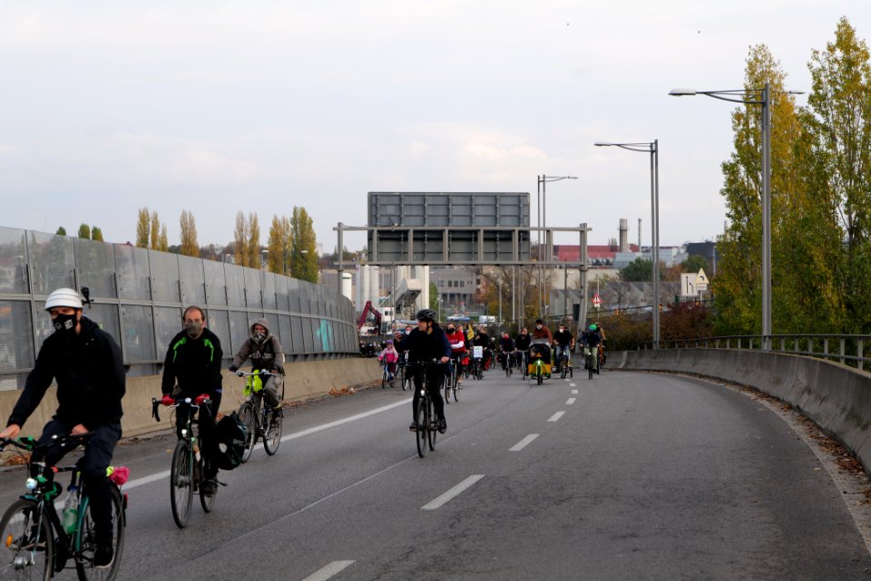 Bicycle demonstration against A49 and A100 in Berlin 2020-11-14 70