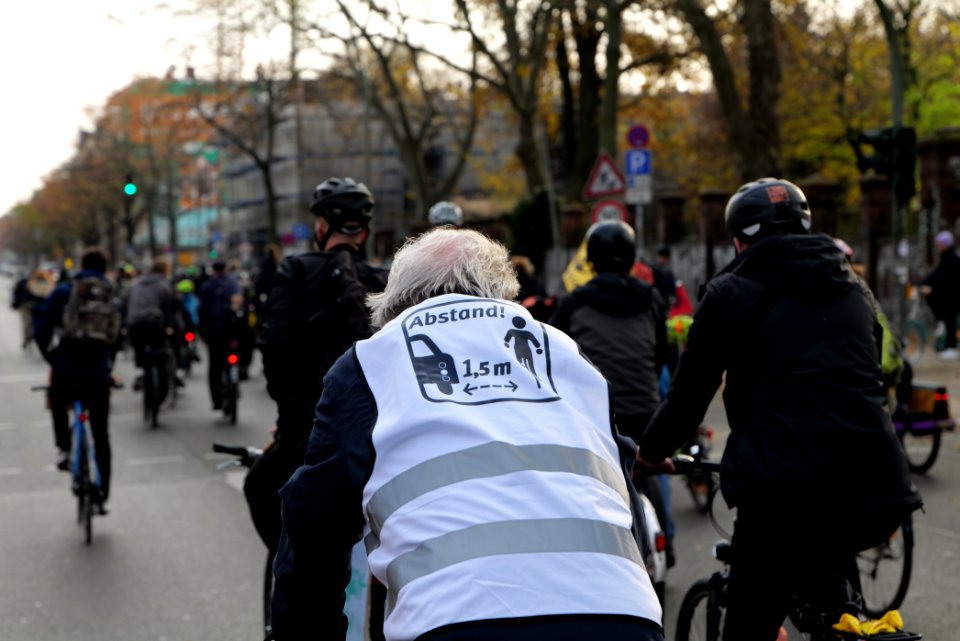 Bicycle demonstration against A49 and A100 in Berlin 2020-11-14 46