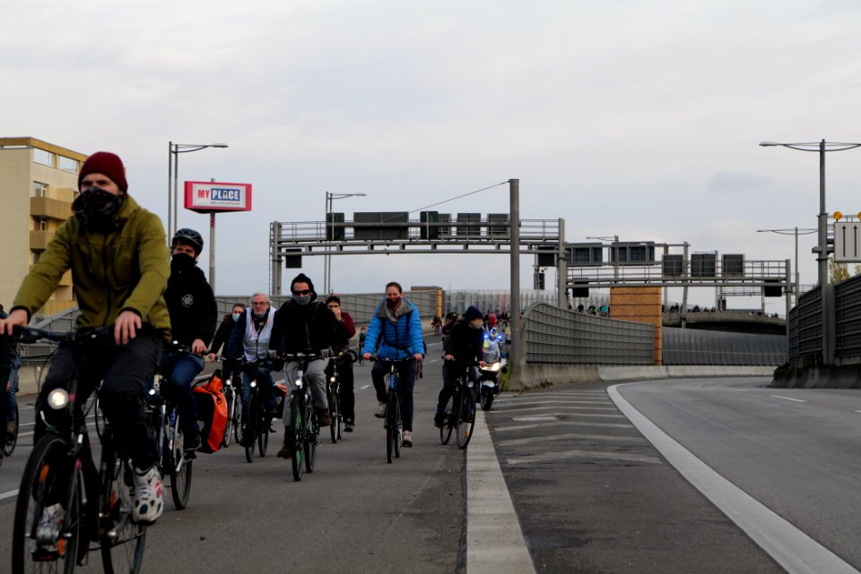 Bicycle demonstration against A49 and A100 in Berlin 2020-11-14 78