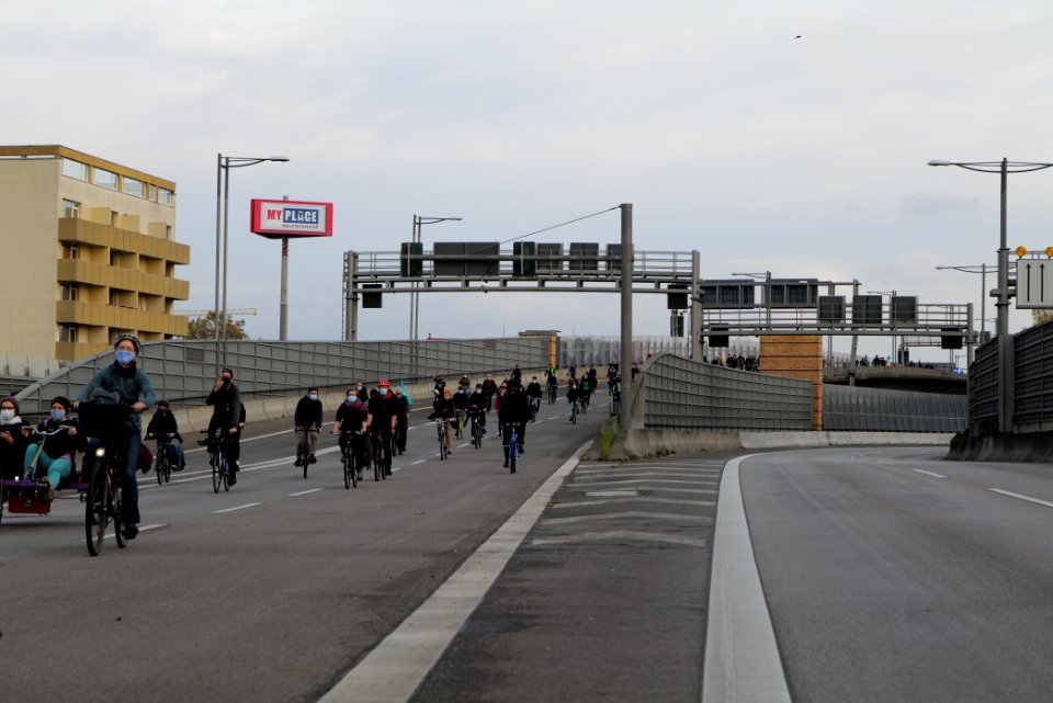 Bicycle demonstration against A49 and A100 in Berlin 2020-11-14 74
