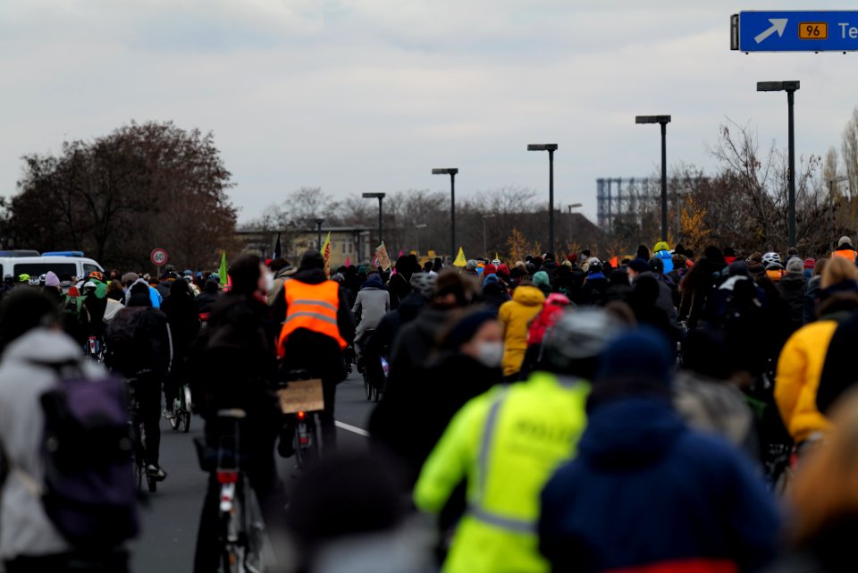 Bicycle demonstration against A49 and A100 in Berlin 2020-11-28 118