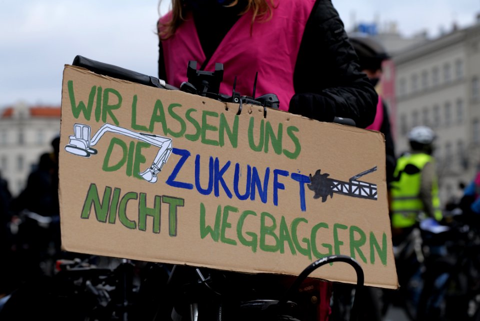 Bicycle demonstration against A49 and A100 in Berlin 2020-11-28 05