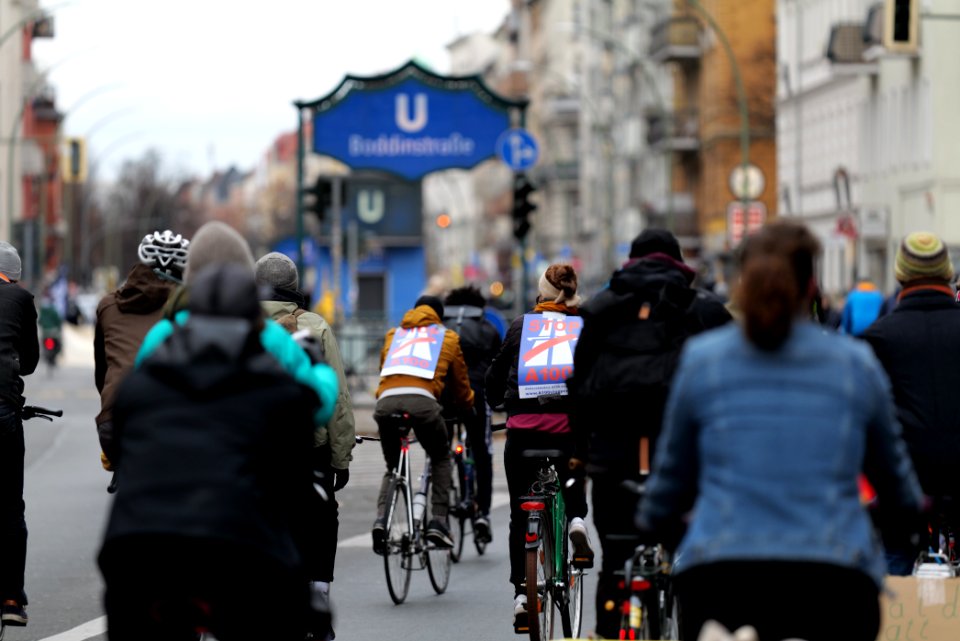 Bicycle demonstration against A49 and A100 in Berlin 2020-11-28 27