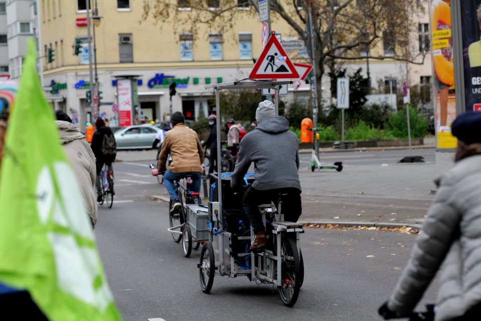 Bicycle demonstration against A49 and A100 in Berlin 2020-11-28 127