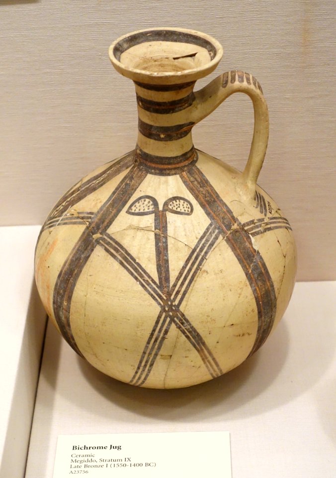 Bichrome jug, Megiddo, Stratum IX, Late Bronze I, 1550-1400 BC, ceramic - Oriental Institute Museum, University of Chicago - DSC07721