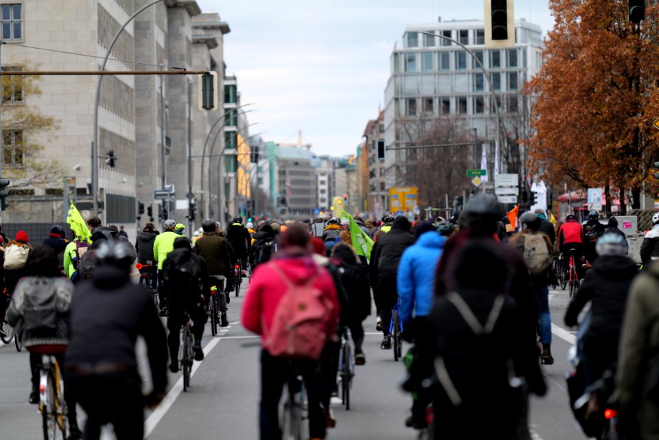 Bicycle demonstration against A49 and A100 in Berlin 2020-11-28 133
