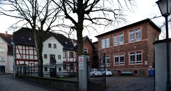 Bickenbach, Steingasse 2 und alte Schule
