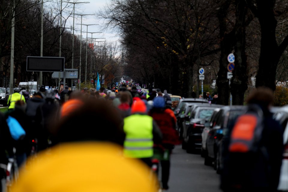 Bicycle demonstration against A49 and A100 in Berlin 2020-11-28 121