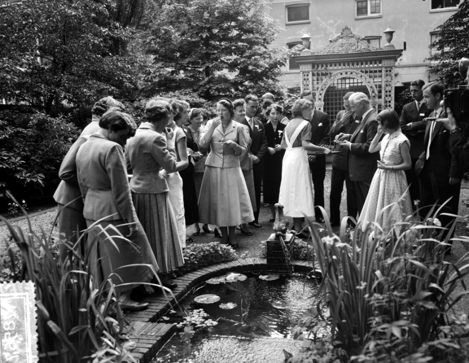 Bezoek Prinses Beatrix aan Amsterdam Bezoek aan Ambtswoning van burgemeester d', Bestanddeelnr 907-8567